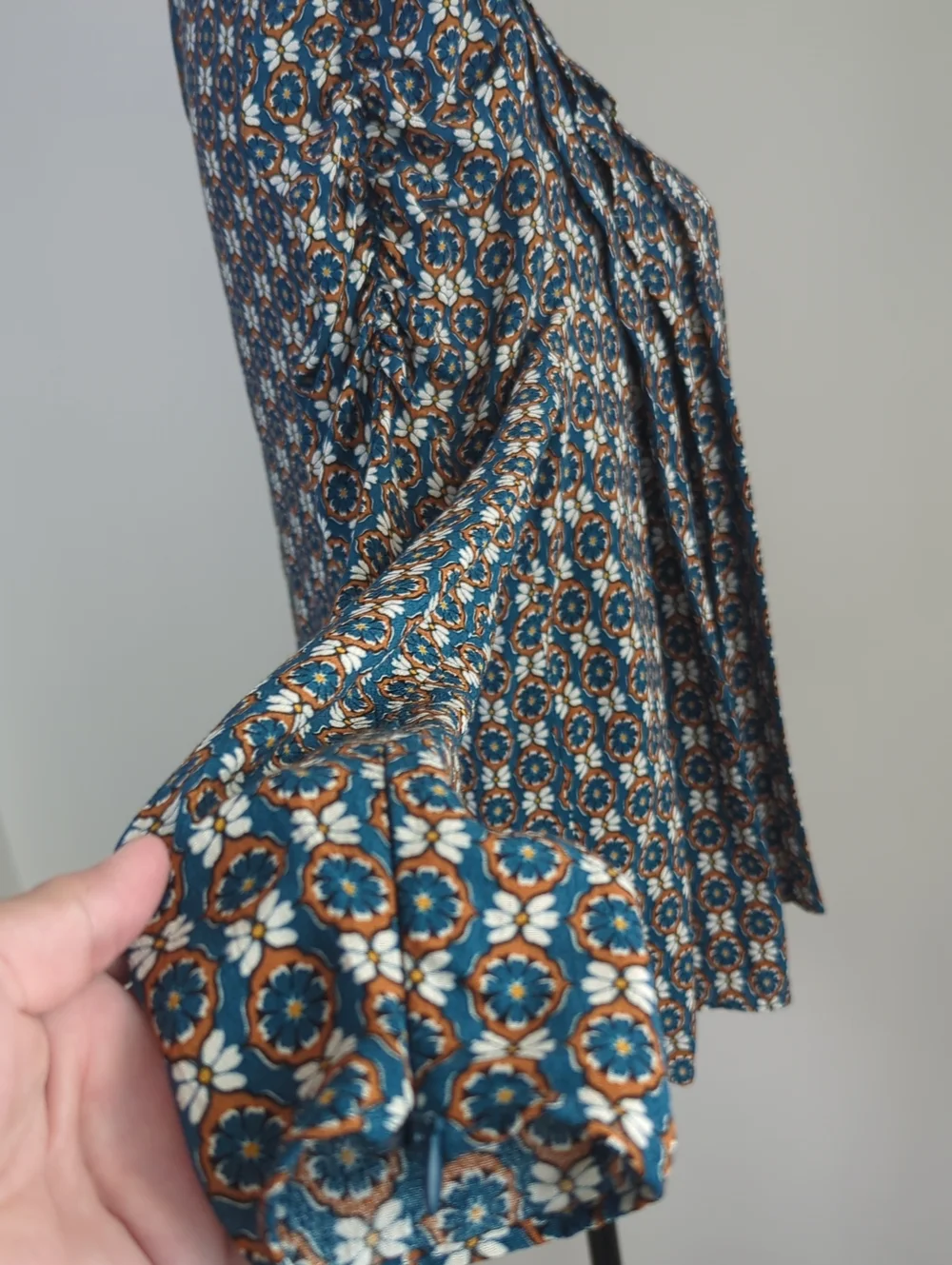 NWT Zara Boho Floral Medallion High Neck Long Puff Sleeve Blouse Teal LARGE
